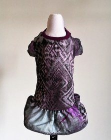 Krāsaina trikotāžas kleita suņitīm,S